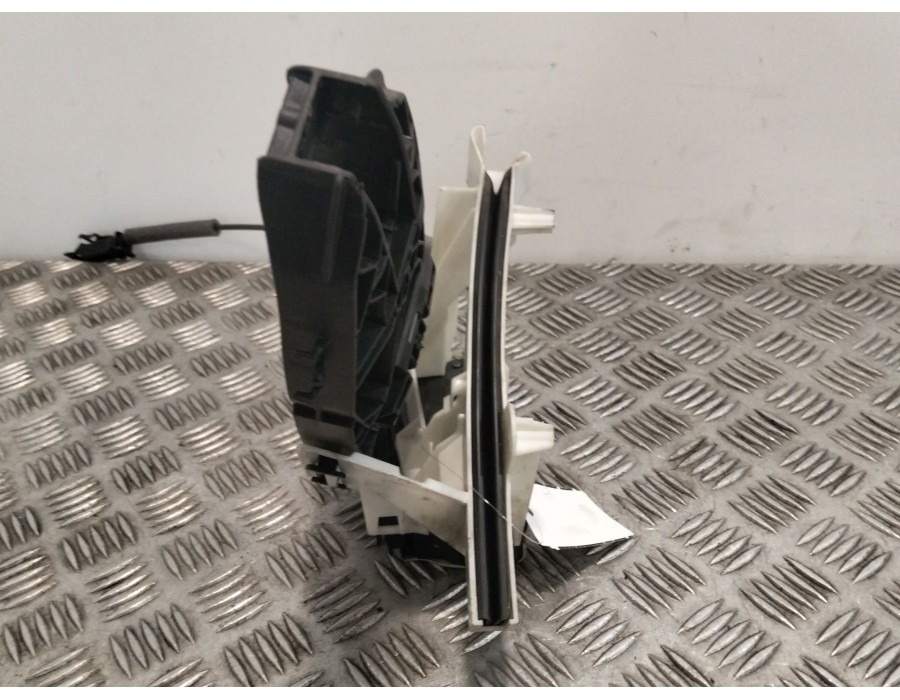 Recambio de cerradura puerta trasera derecha para ford puma (j2k, cf7) 1.0 ecoboost referencia OEM IAM 4730418903  