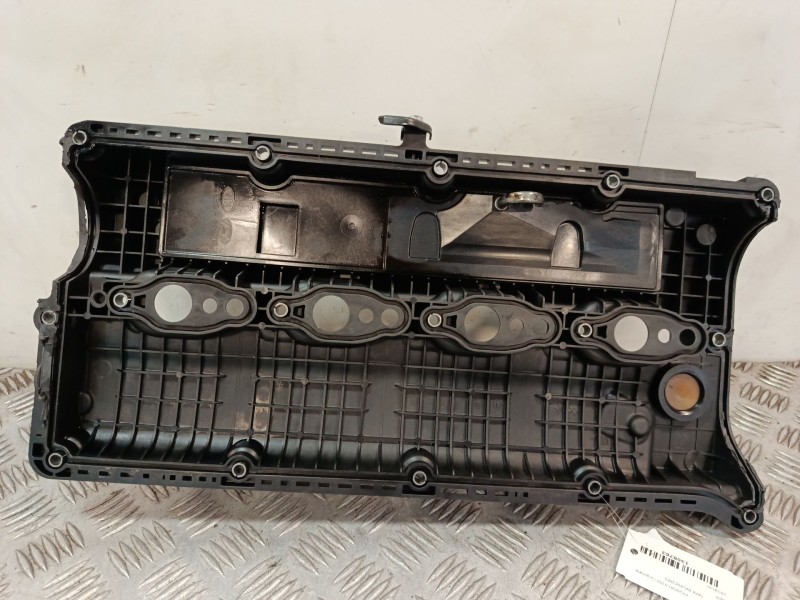 Recambio de tapa balancines para hyundai h350 furgoneta 2.5 crdi referencia OEM IAM 224104A610  