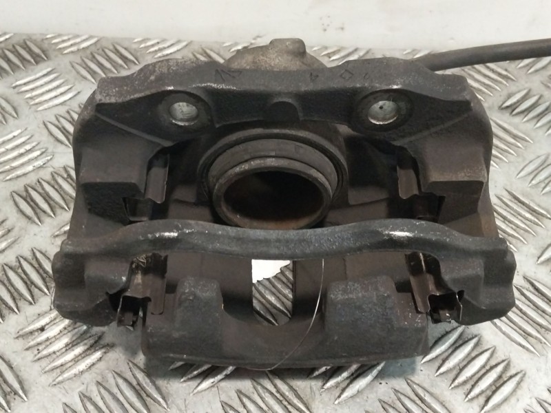 Recambio de pinza freno delantera derecha para peugeot 208 referencia OEM IAM 9805497780  