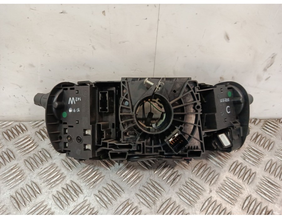 Recambio de mando multifuncion para renault grand scénic ii (jm0/1_) 1.5 dci (jm1e) referencia OEM IAM 8200127728  