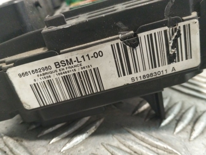 Recambio de caja reles / fusibles para citroën c4 i (lc_) 1.6 hdi referencia OEM IAM 9661682980  