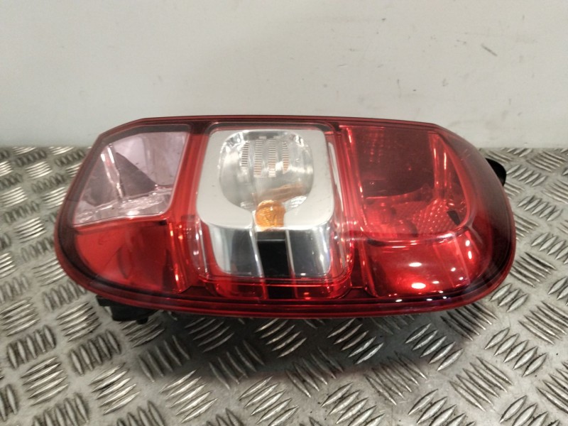 Recambio de piloto trasero derecho para dacia duster (hs_) 1.2 tce 125 referencia OEM IAM 265505271R 62421802 