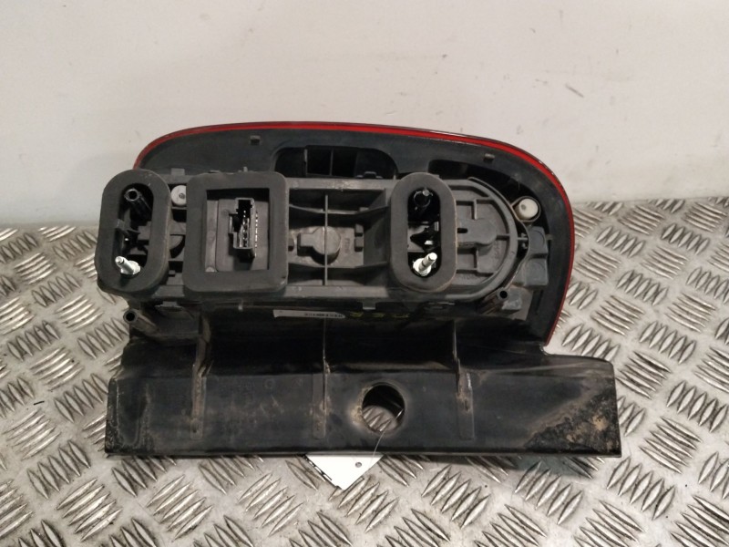 Recambio de piloto trasero derecho para dacia duster (hs_) 1.2 tce 125 referencia OEM IAM 265505271R 62421802 