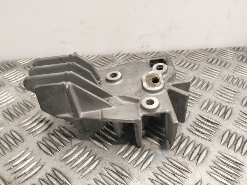 Recambio de soporte motor para dacia sandero (bs_) 1.5 dci referencia OEM IAM 8200771226  