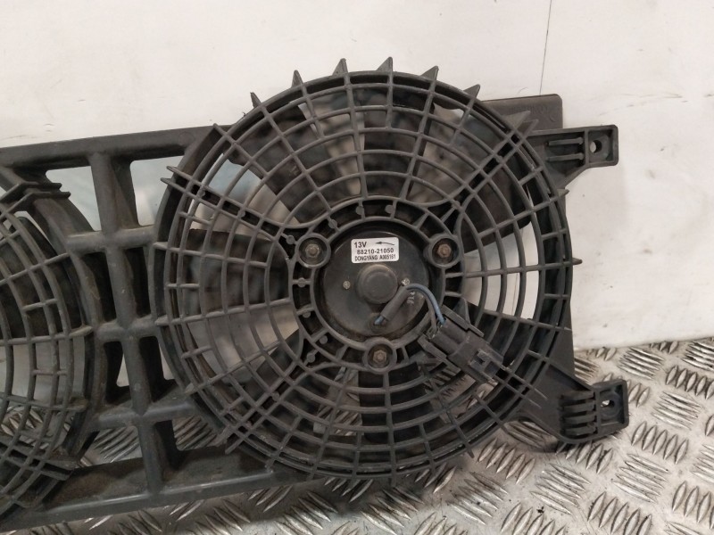 Recambio de electroventilador para ssangyong rodius i 2.7 xdi referencia OEM IAM 8821021050  
