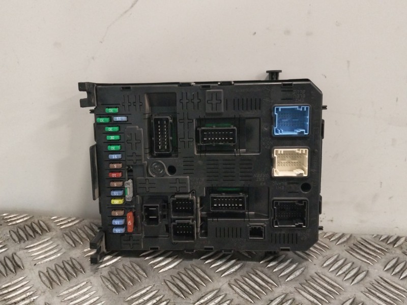 Recambio de caja reles / fusibles para citroën berlingo multispace (b9) 1.6 bluehdi 120 referencia OEM IAM 9807028780  