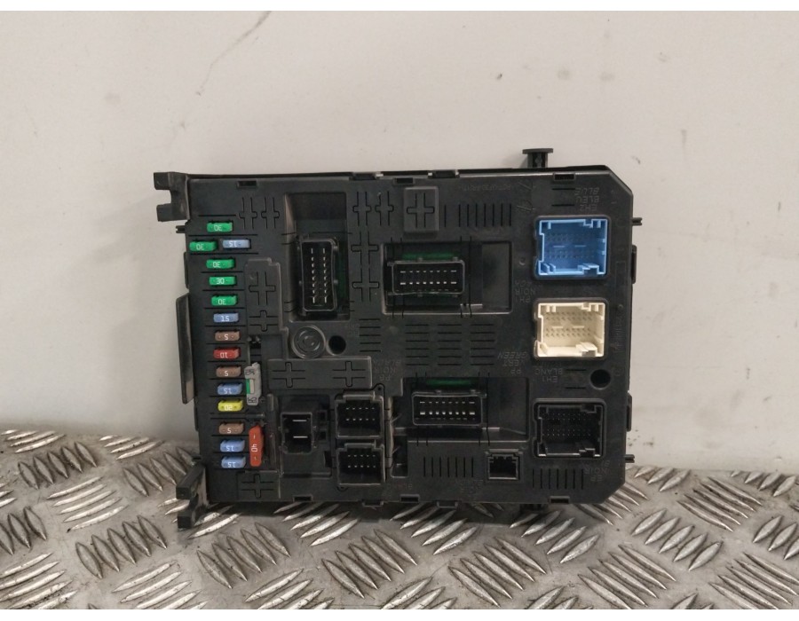 Recambio de caja reles / fusibles para citroën berlingo multispace (b9) 1.6 bluehdi 120 referencia OEM IAM 9807028780  