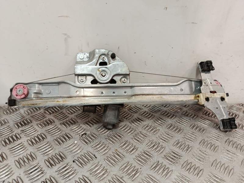 Recambio de elevalunas trasero izquierdo para peugeot 208 i (ca_, cc_) 1.2 vti 82 referencia OEM IAM 9673153980  