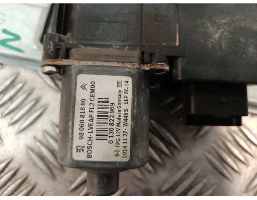 Recambio de elevalunas trasero izquierdo para peugeot 208 i (ca_, cc_) 1.2 vti 82 referencia OEM IAM 9673153980  