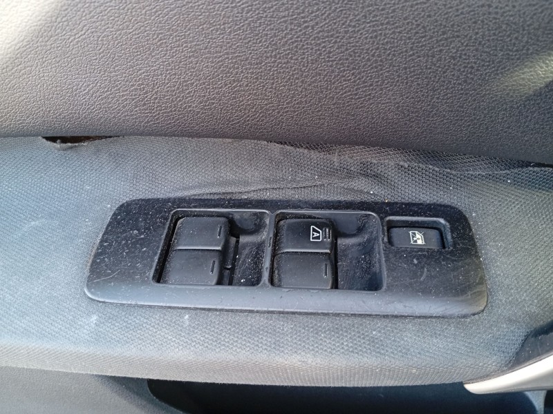 Recambio de mando elevalunas delantero izquierdo para nissan qashqai i (j10, nj10) 2.0 dci referencia OEM IAM 25401JD001  