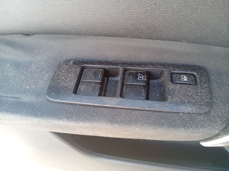Recambio de mando elevalunas delantero izquierdo para nissan qashqai i (j10, nj10) 2.0 referencia OEM IAM 25401JD001  