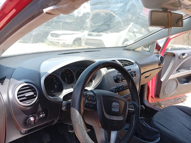 Recambio de salpicadero para seat leon (1p1) 1.6 tdi referencia OEM IAM 1P1857003TLF  