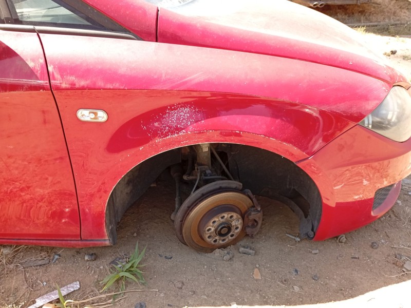 Recambio de aleta delantera derecha para seat leon (1p1) 1.6 tdi referencia OEM IAM 1P0821022A  
