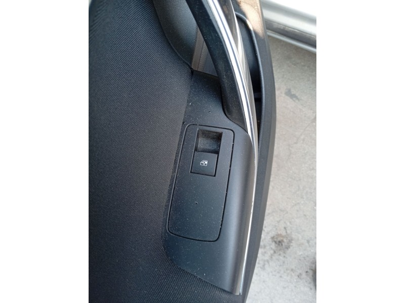 Recambio de mando elevalunas trasero izquierdo para opel insignia a (g09) 2.0 cdti (68) referencia OEM IAM 22915110  
