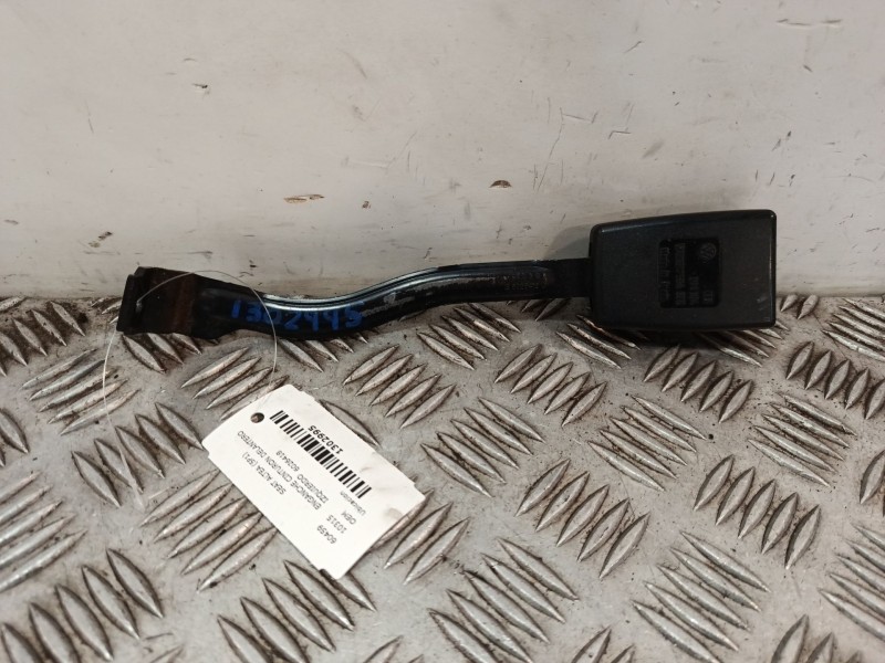 Recambio de enganche cinturon delantero izquierdo para seat altea (5p1) 1.6 referencia OEM IAM 6026418  