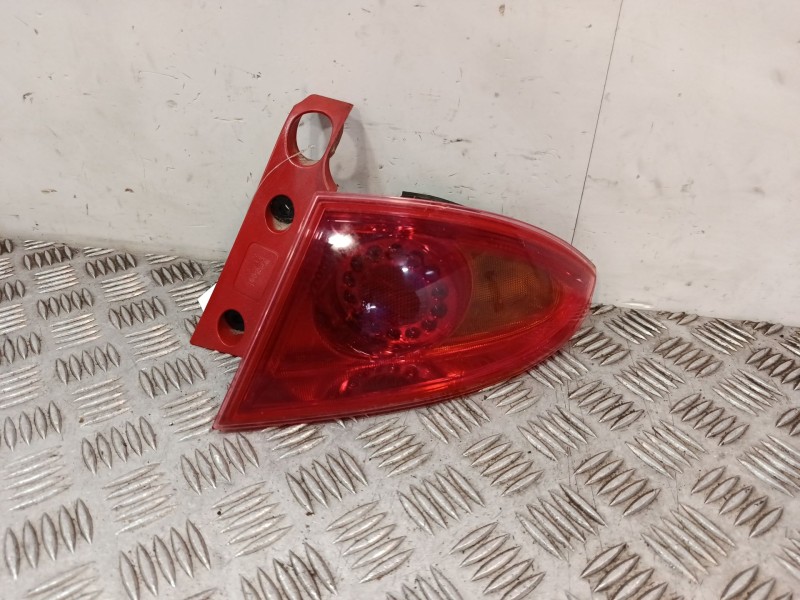 Recambio de piloto trasero derecho para seat leon (1p1) 1.4 tsi referencia OEM IAM 1P0945112C  