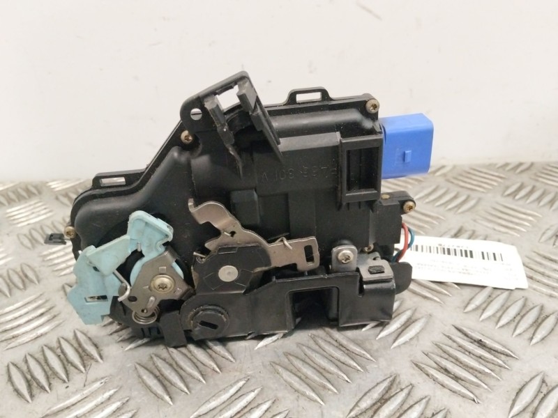 Recambio de cerradura puerta trasera izquierda para volkswagen golf v (1k1) 1.6 referencia OEM IAM 7L0839015D  