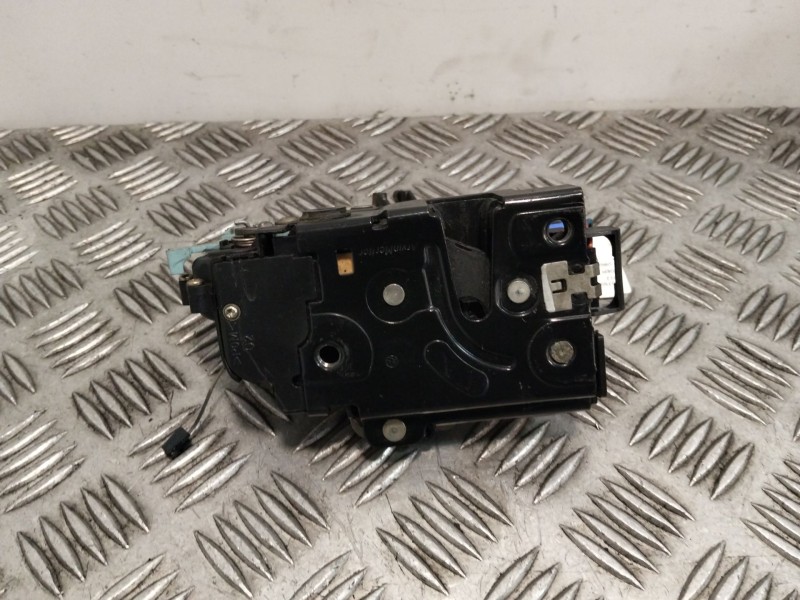 Recambio de cerradura puerta trasera izquierda para volkswagen golf v (1k1) 1.6 referencia OEM IAM 7L0839015D  