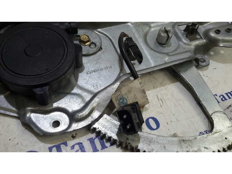 Recambio de elevalunas delantero izquierdo para bmw serie 5 berlina (e39) 524 td referencia OEM IAM 0130821255  