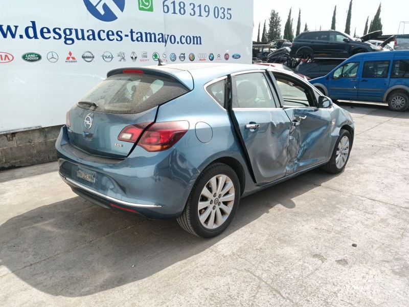 opel astra j (p10) del año 2013