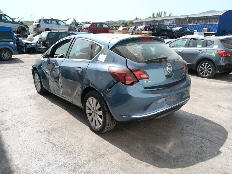 opel astra j (p10) del año 2013