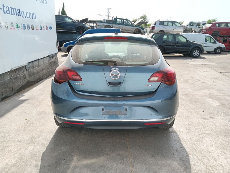 opel astra j (p10) del año 2013