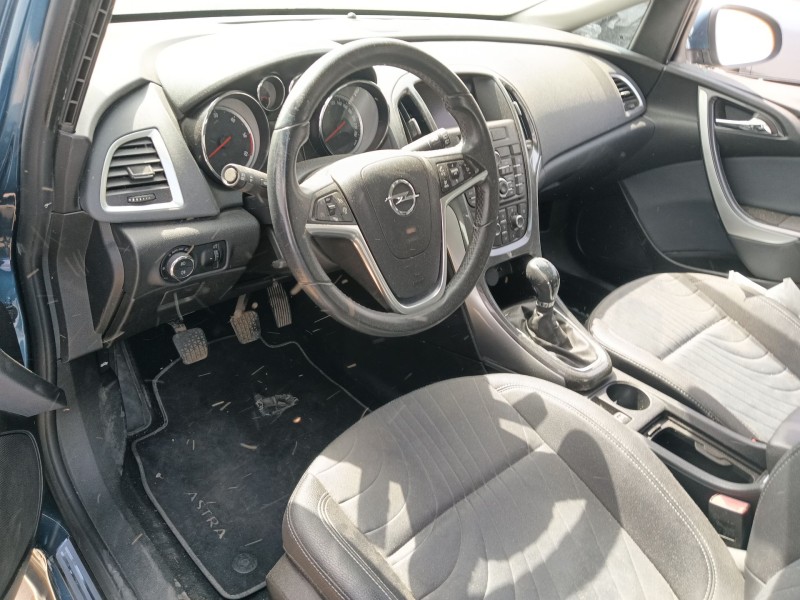 opel astra j (p10) del año 2013