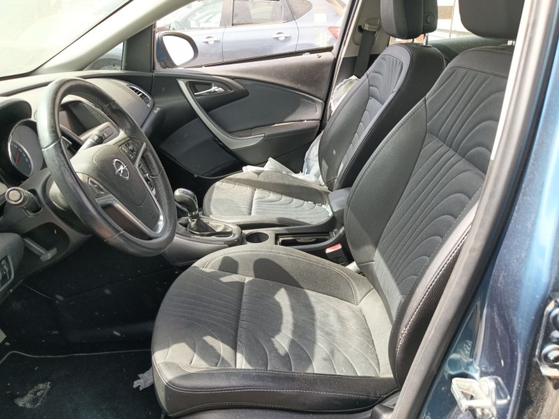 opel astra j (p10) del año 2013
