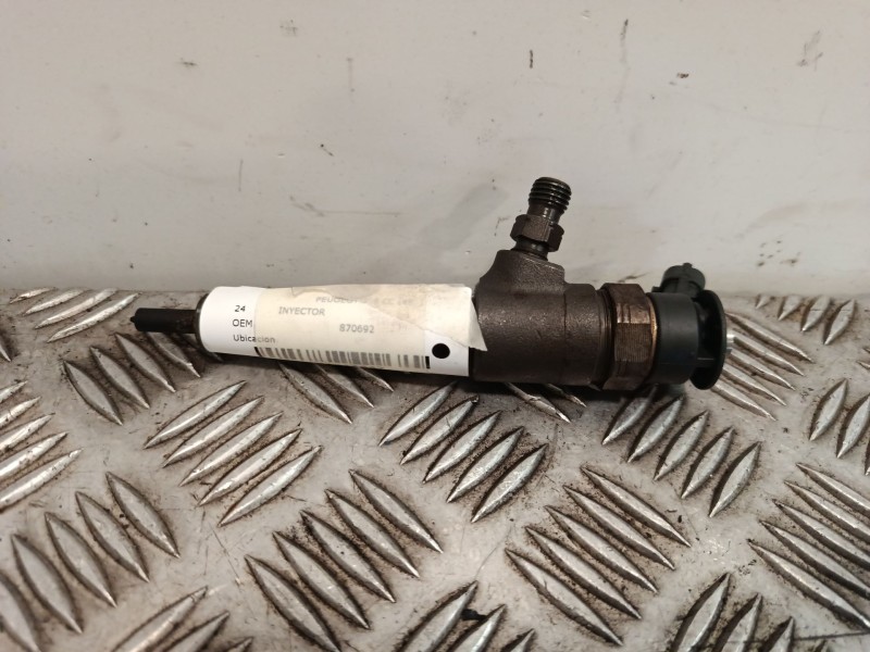 Recambio de inyector para peugeot 308 cc (4b_) 1.6 hdi referencia OEM IAM 870692  