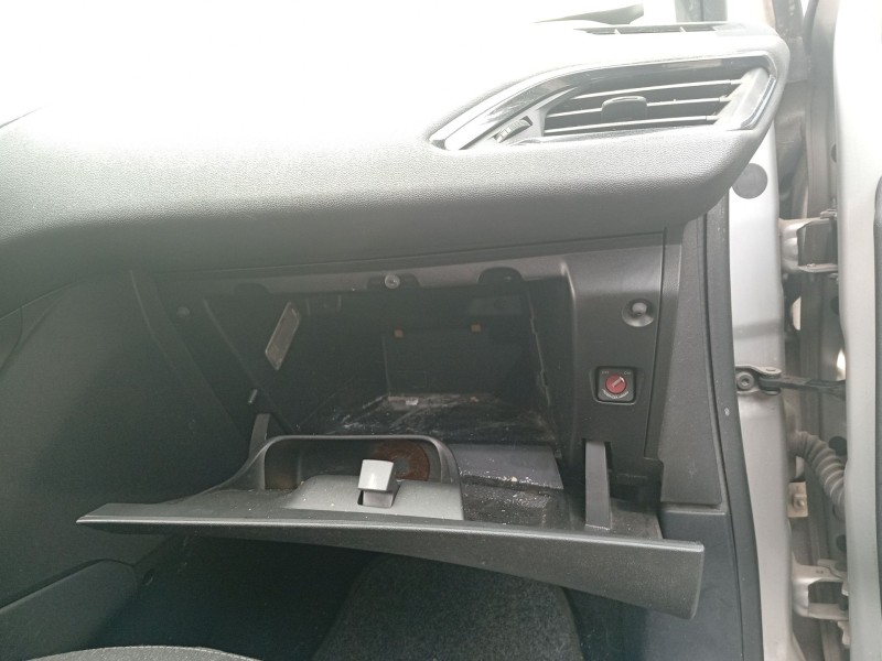 Recambio de guantera para peugeot 208 i (ca_, cc_) 1.4 hdi referencia OEM IAM 96738112ZD 96728471ZD 