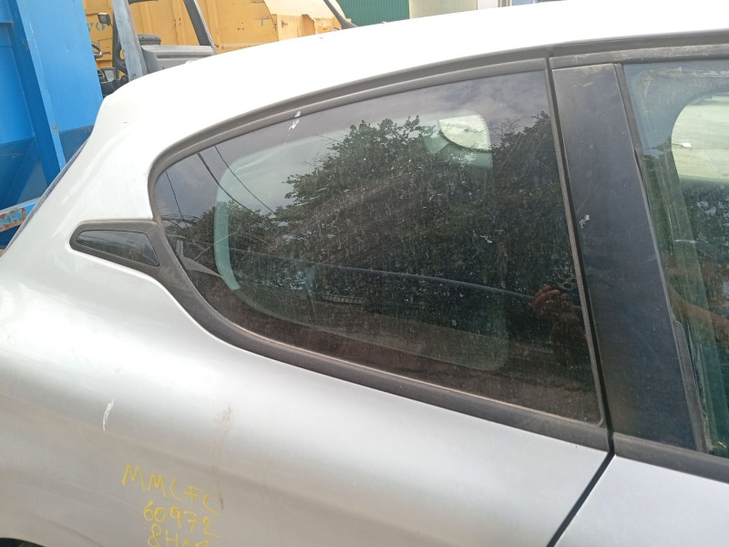 Recambio de luna custodia trasera derecha para peugeot 208 i (ca_, cc_) 1.4 hdi referencia OEM IAM 9673556880  