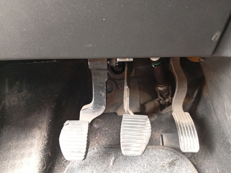 Recambio de pedal embrague para peugeot 208 i (ca_, cc_) 1.4 hdi referencia OEM IAM 2127EJ  
