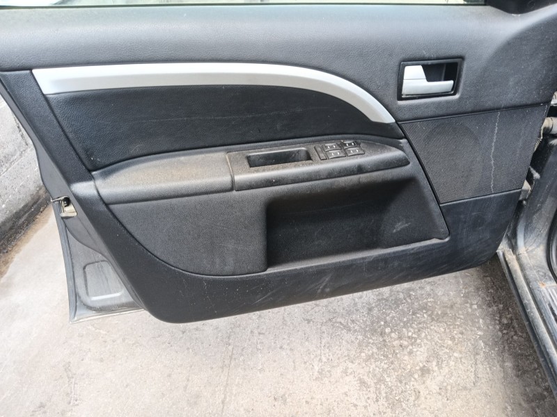 ford mondeo iii sedán (b4y) del año 2004