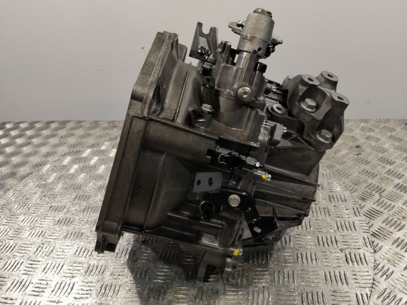 Recambio de caja cambios para opel astra j (p10) 1.7 cdti (68) referencia OEM IAM 55561599  