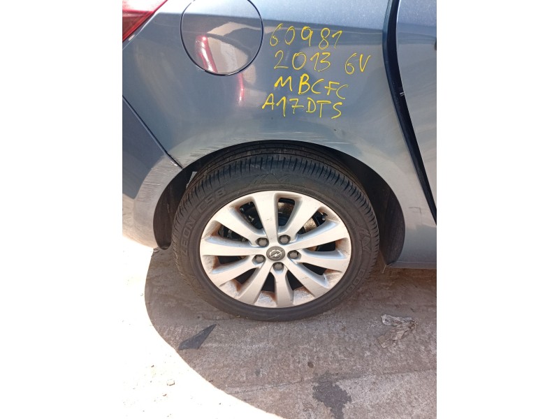 Recambio de mangueta trasera derecha para opel astra j (p10) 1.7 cdti (68) referencia OEM IAM 13591999  
