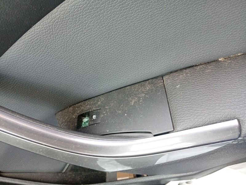 Recambio de mando elevalunas delantero derecho para opel astra j (p10) 1.7 cdti (68) referencia OEM IAM 13301886  