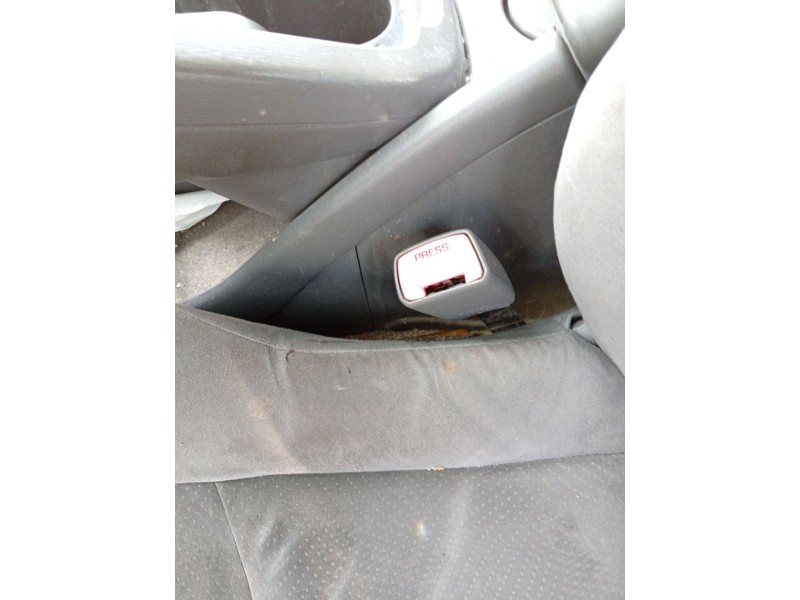 Recambio de enganche cinturon delantero izquierdo para toyota prius (_w3_) 1.8 hybrid (zvw3_) referencia OEM IAM 7324047140C0  