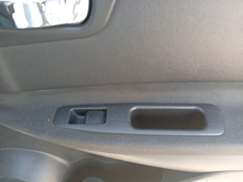 Recambio de mando elevalunas trasero derecho para nissan qashqai i (j10, nj10) 2.0 referencia OEM IAM 25411BR00A  