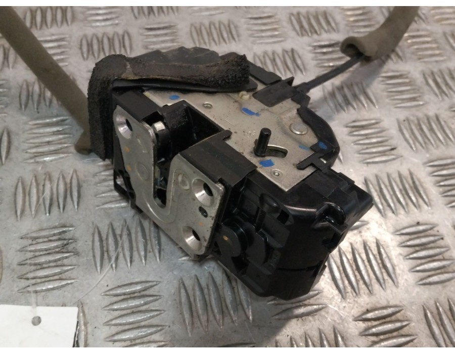 Recambio de cerradura puerta trasera izquierda para nissan pulsar hatchback (c13) 1.2 dig-t referencia OEM IAM 825013ZL0A  