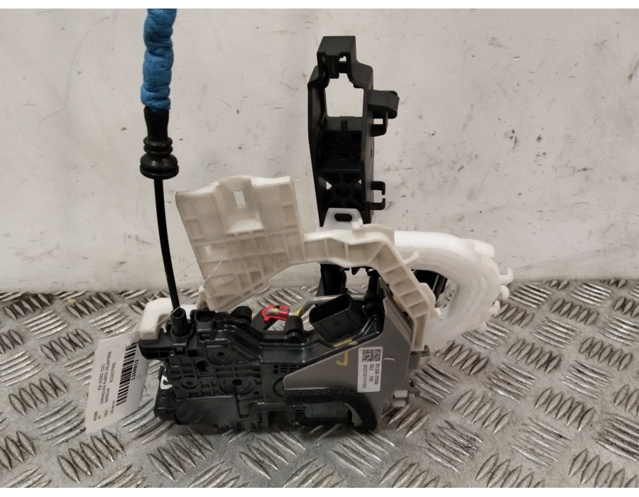 Recambio de cerradura puerta delantera derecha para kia xceed (cd) 1.5 t-gdi mhev referencia OEM IAM 81320J7000  