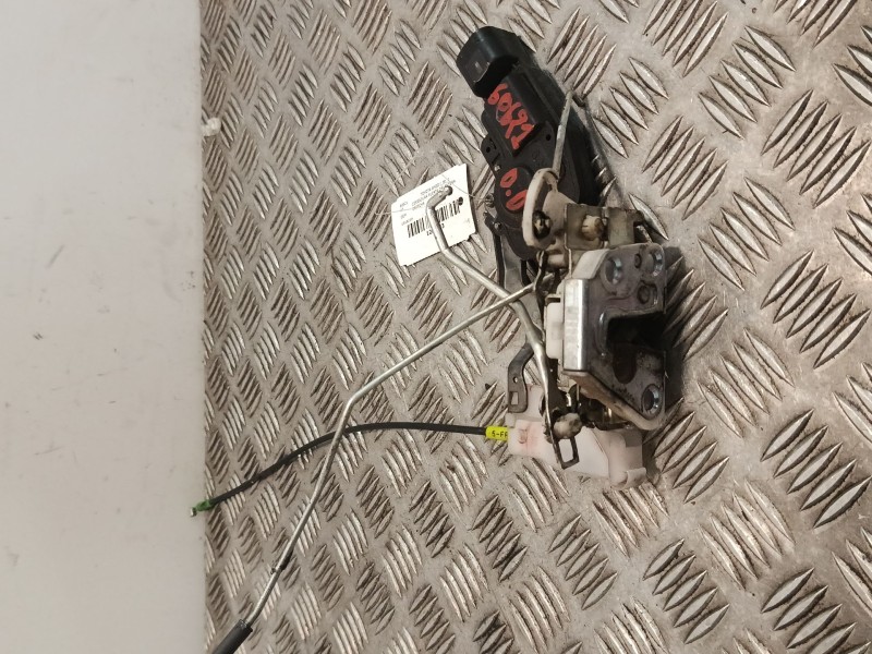 Recambio de cerradura puerta delantera derecha para toyota aygo (_b1_) 1.0 (kgb10_) referencia OEM IAM 693100H010  