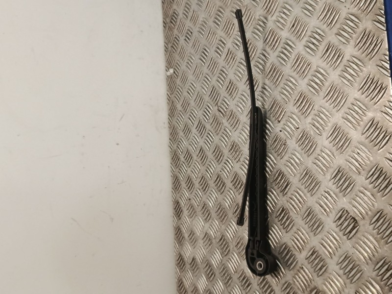 Recambio de brazo limpia trasero para audi a1 (8x1, 8xk) 1.6 tdi referencia OEM IAM 8R09554071P9  