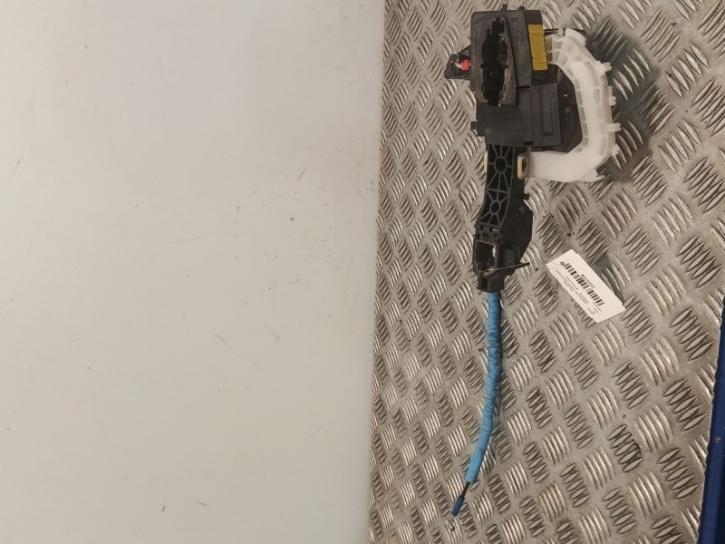 Recambio de cerradura puerta delantera derecha para kia ceed referencia OEM IAM 81320J7000  