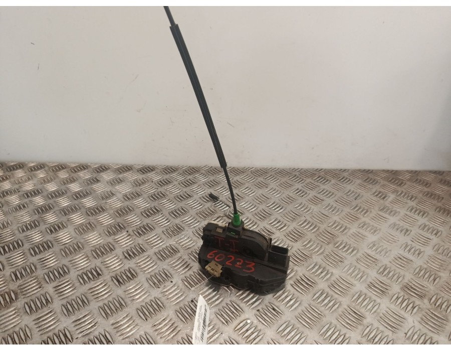 Recambio de cerradura puerta trasera izquierda para opel astra j (p10) 1.7 cdti (68) referencia OEM IAM 13579557  