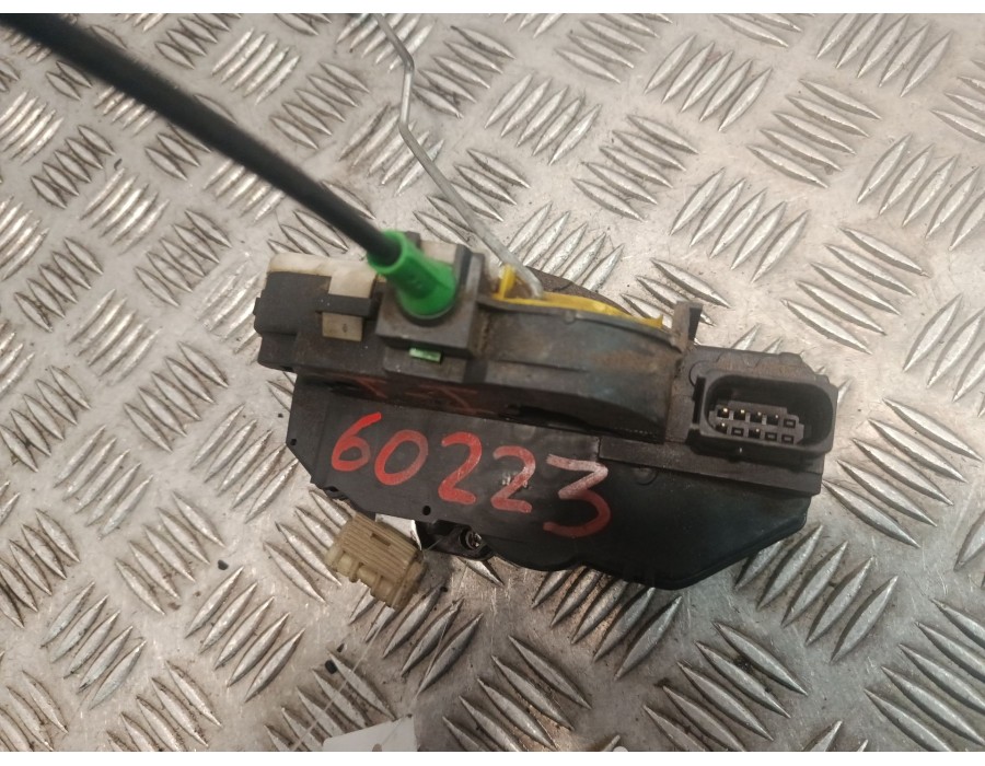 Recambio de cerradura puerta trasera izquierda para opel astra j (p10) 1.7 cdti (68) referencia OEM IAM 13579557  