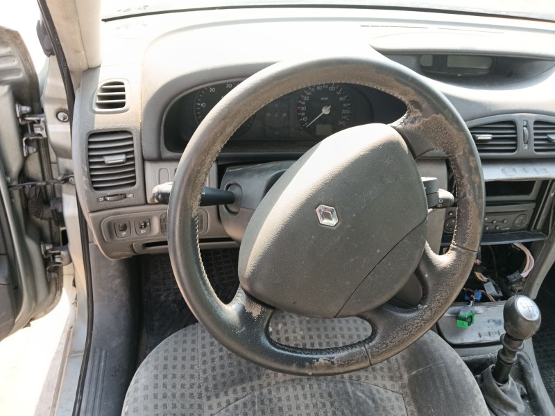 renault laguna ii (bg0/1_) del año 2003