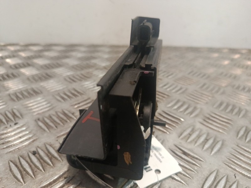 Recambio de cerradura puerta trasera derecha para dacia duster ii referencia OEM IAM 825023654R  