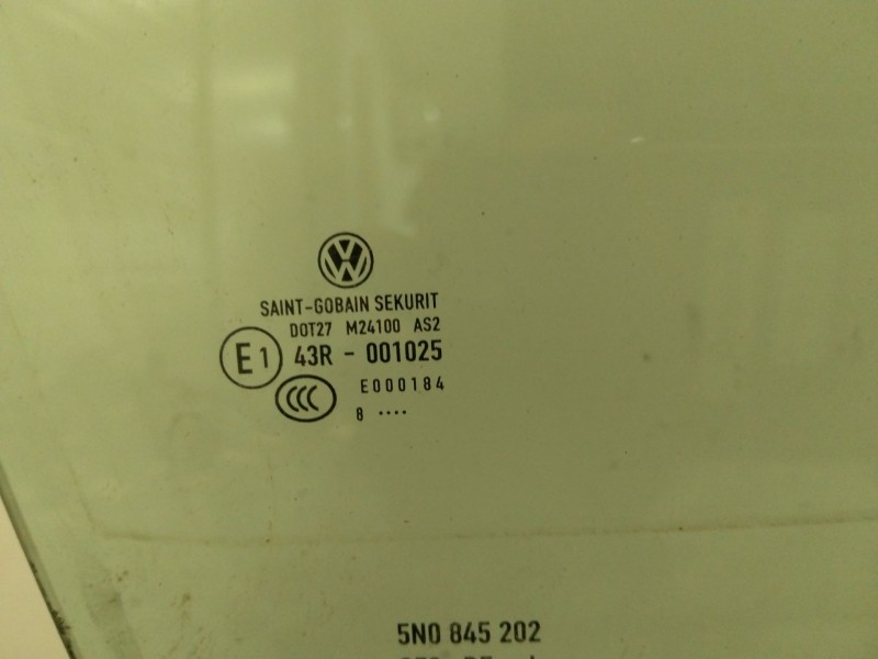 Recambio de luna delantera derecha para volkswagen tiguan (5n_) 1.4 tsi 4motion referencia OEM IAM 5N0845202  