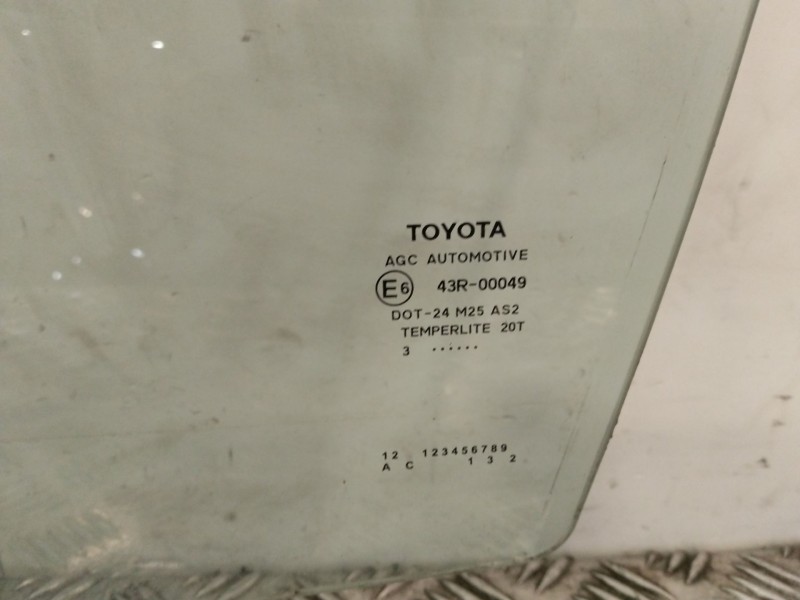 Recambio de luna delantera izquierda para toyota auris (_e18_) 1.4 d-4d (nde180_) referencia OEM IAM 43R00049  