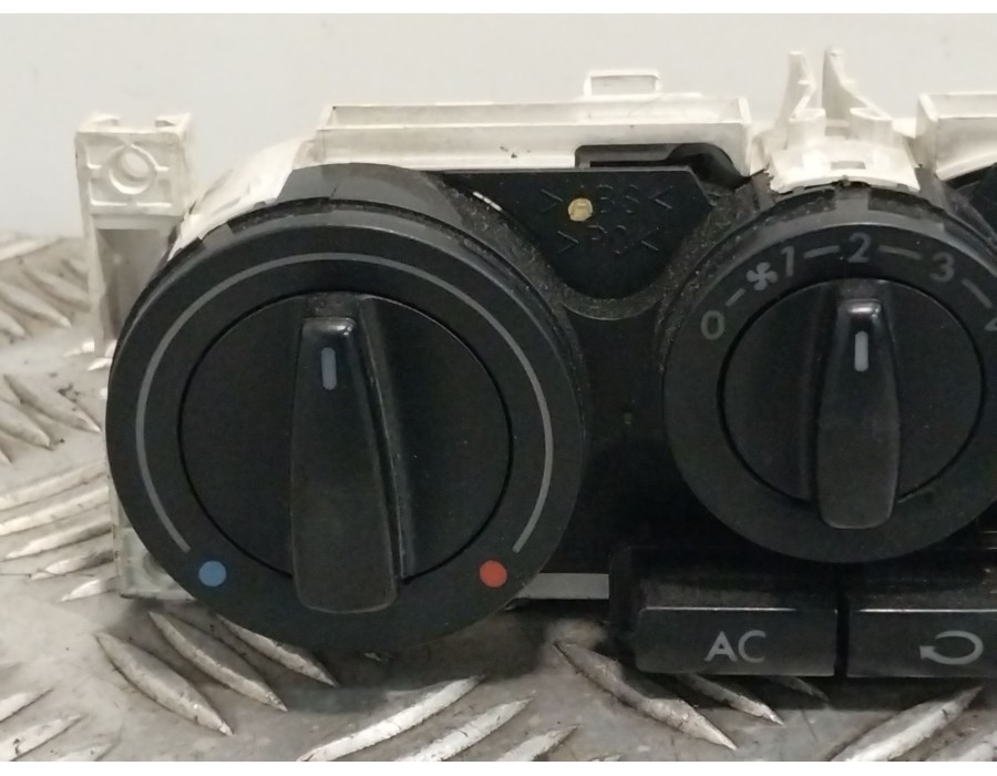 Recambio de mando calefaccion / aire acondicionado para volkswagen golf iv berlina (1j1) 1.9 tdi referencia OEM IAM 1J0819045F  